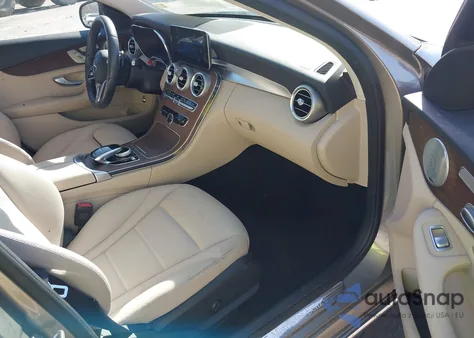 2020 Mercedes-Benz C 300 4Matic z USA, uszkodzony, nr VIN W1KWF8EB3LR570274